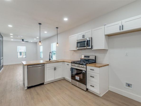 2332  Poplar Street , Dallas Texas 75215