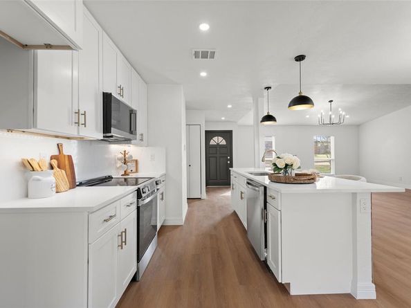 9641  Sophora Circle , Dallas Texas 75249