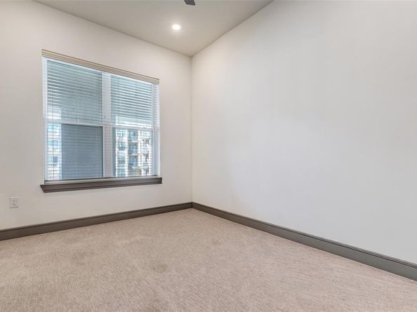 2700  Old Denton Road  2203, Carrollton Texas 75007