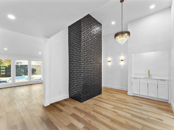 6619  Gentle Wind Lane , Dallas Texas 75248