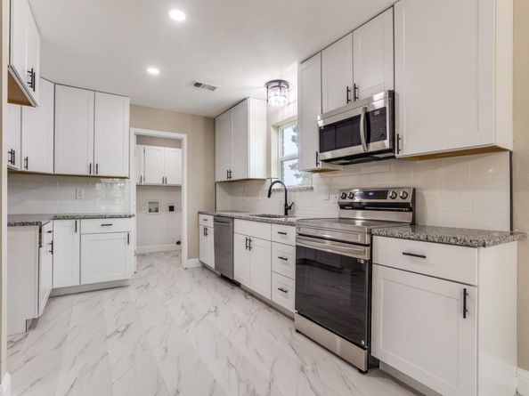 2226  Meadowview Drive , Garland Texas 75043