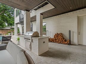 2413  Lofton Terrace , Fort Worth Texas 76109