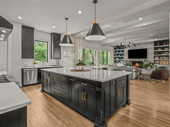 2413  Lofton Terrace , Fort Worth Texas 76109