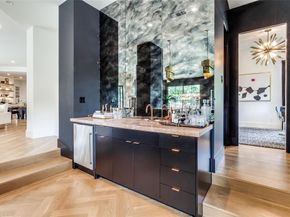 7122  Lakewood Boulevard , Dallas Texas 75214