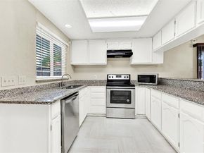 5908  Baroncrest Drive , Arlington Texas 76017