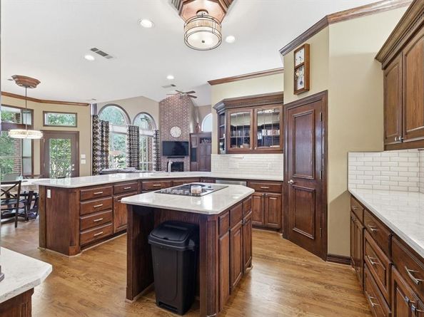 617  Hawthorn Circle , Highland Village Texas 75077