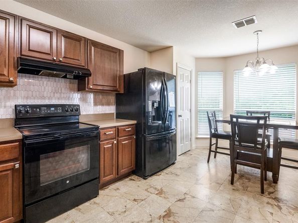 7813  Oak Garden Trail , Dallas Texas 75232