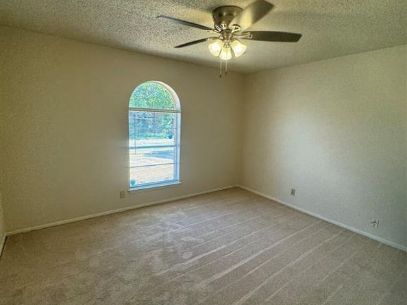 606  Pepperidge Court , Arlington Texas 76014