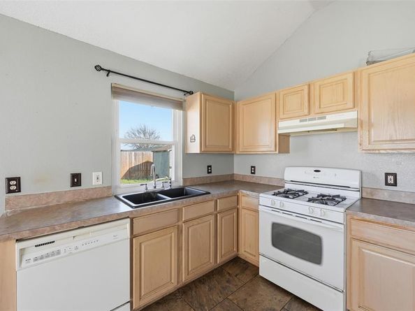 7411  Marsland Lane , Arlington Texas 76001