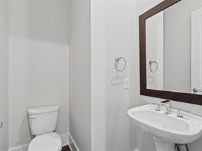 381 E Greenbriar Lane  501, Dallas Texas 75203