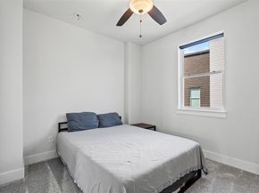 381 E Greenbriar Lane  501, Dallas Texas 75203