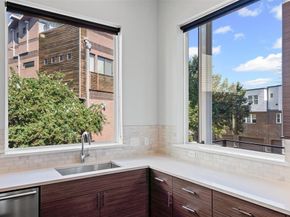 381 E Greenbriar Lane  501, Dallas Texas 75203