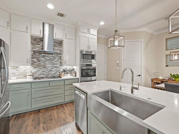 8254  Laflin Lane , Dallas Texas 75231