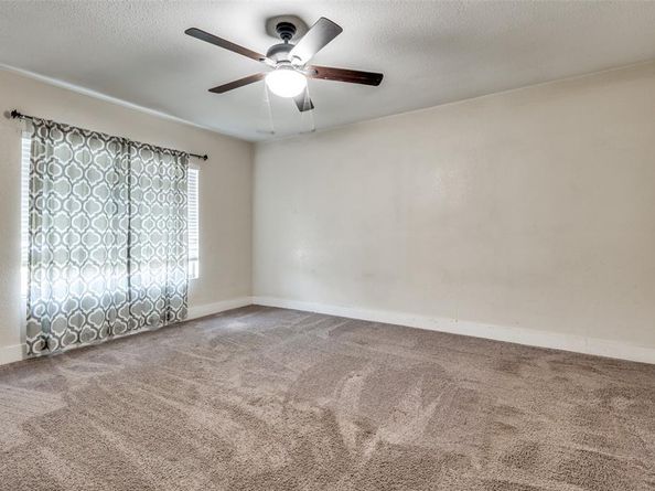 1015  Kings Highway , Dallas Texas 75208