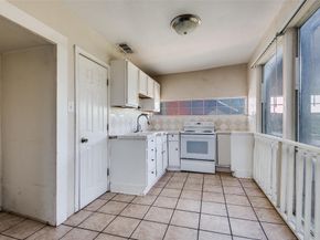 1015  Kings Highway , Dallas Texas 75208