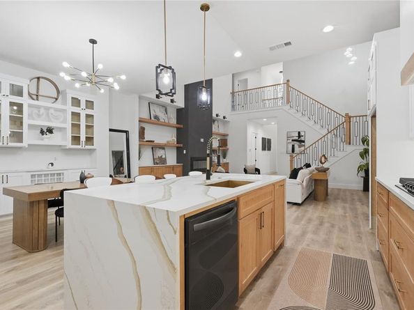 3906  Harlingen Street , Dallas Texas 75212