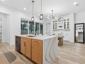 3906  Harlingen Street , Dallas Texas 75212