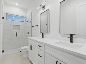 3906  Harlingen Street , Dallas Texas 75212