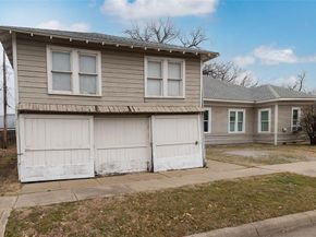 1626  College Avenue , Fort Worth Texas 76104