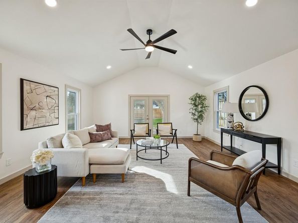 1130  Pioneer Drive , Dallas Texas 75224