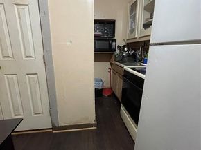 607  Neches Street , Dallas Texas 75208