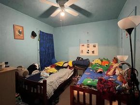 607  Neches Street , Dallas Texas 75208