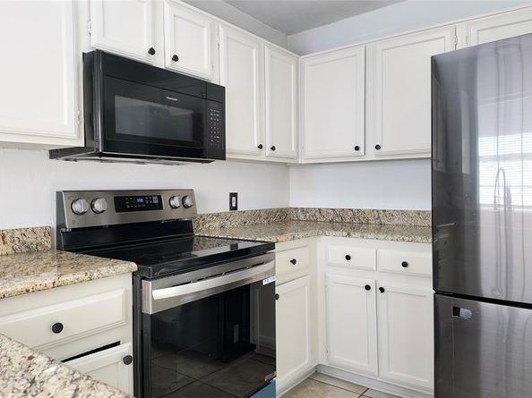 518  Nightshade Drive , Arlington Texas 76018