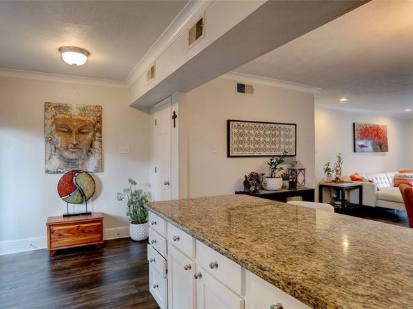 7736  Meadow Road  102, Dallas Texas 75230