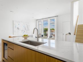 610 N Oak Cliff Boulevard  203, Dallas Texas 75208