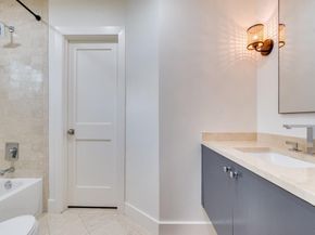 5325 W University Boulevard , Dallas Texas 75209