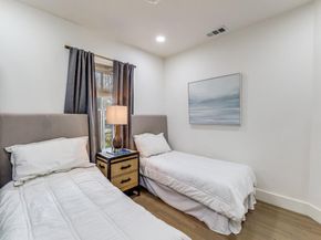 5325 W University Boulevard , Dallas Texas 75209