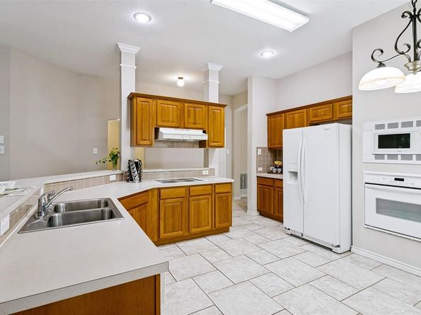 1609  Shadow Crest Drive , Corinth Texas 76210