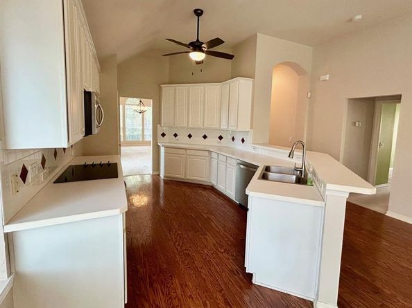 409  Crestview Point Drive , Lewisville Texas 75067