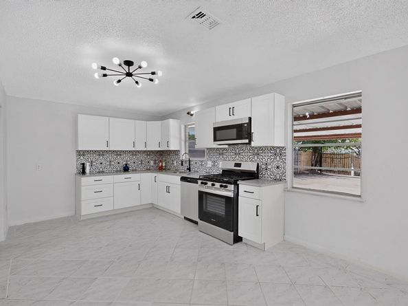 5451  Lubbock Avenue , Fort Worth Texas 76133