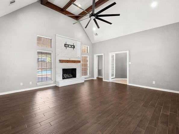 523  Cooper Street , Grand Prairie Texas 75052
