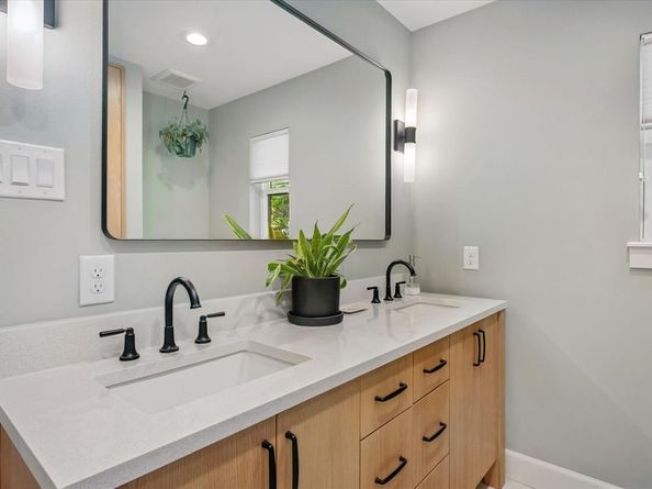 9553  Estate Lane , Dallas Texas 75238