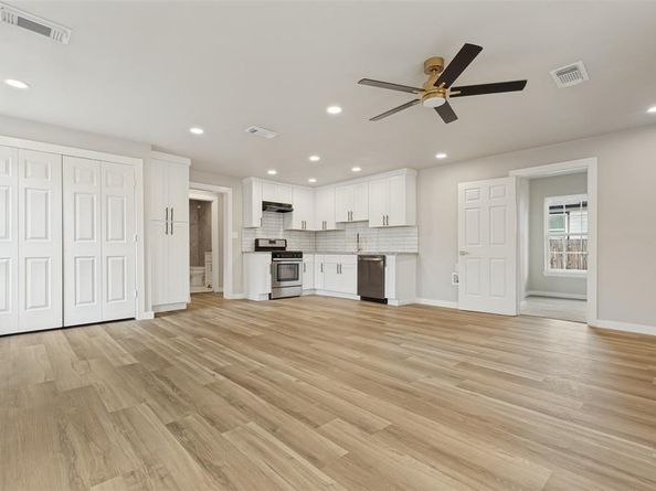 1239  Lonsdale Avenue , Dallas Texas 75217
