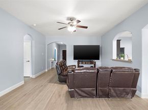 1318  Exeter Avenue , Dallas Texas 75216