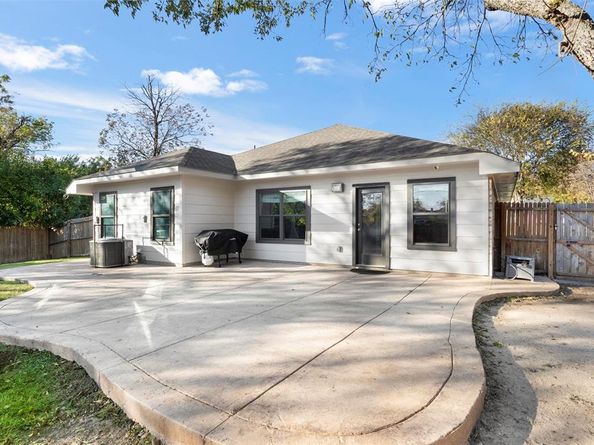 1318  Exeter Avenue , Dallas Texas 75216