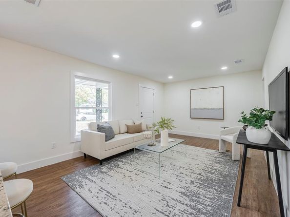 3212  Santa Teresa Avenue , Dallas Texas 75228