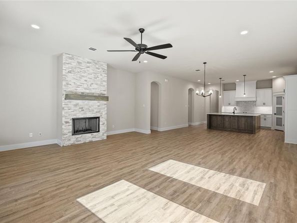 903  Boston Lane , River Oaks Texas 76114