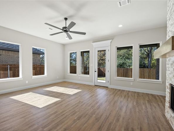 903  Boston Lane , River Oaks Texas 76114