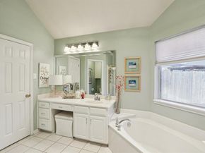 530  Queens Way , Grand Prairie Texas 75052