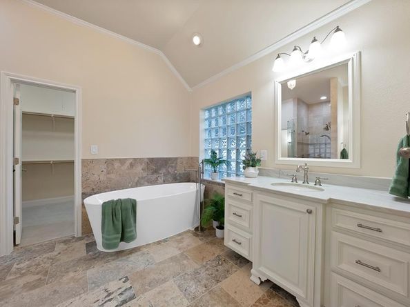 919  Riviera Drive , Mansfield Texas 76063