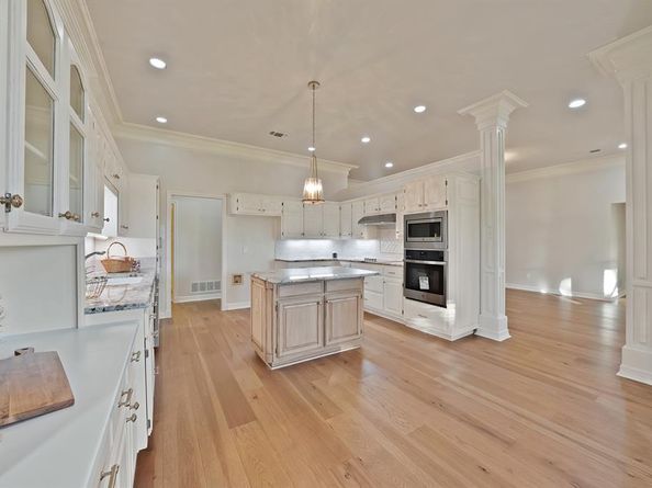 919  Riviera Drive , Mansfield Texas 76063