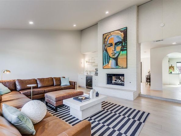 15710  Nedra Way , Dallas Texas 75248