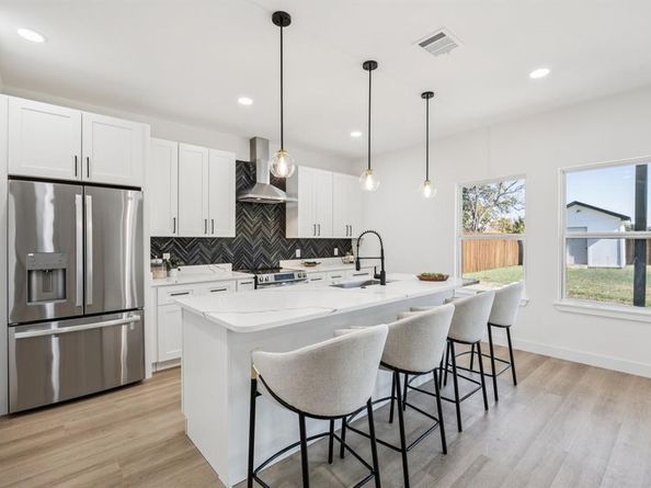 2516  Sunridge Road , Carrollton Texas 75006