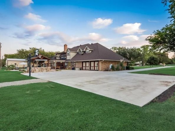 51  Stage Coach Road , Fort Worth Texas 76244