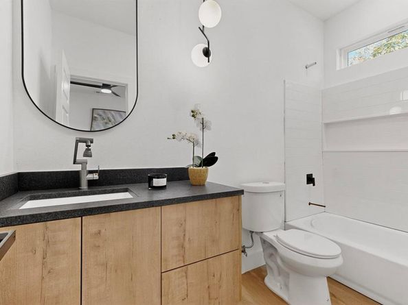 2417  Hooper Street , Dallas Texas 75215