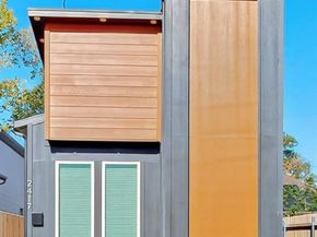 2417  Hooper Street , Dallas Texas 75215